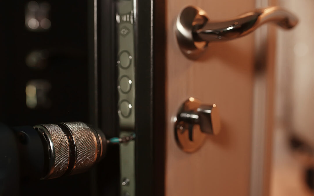 Electronic vs. Traditional Commercial Lock: Which One is More Secure?